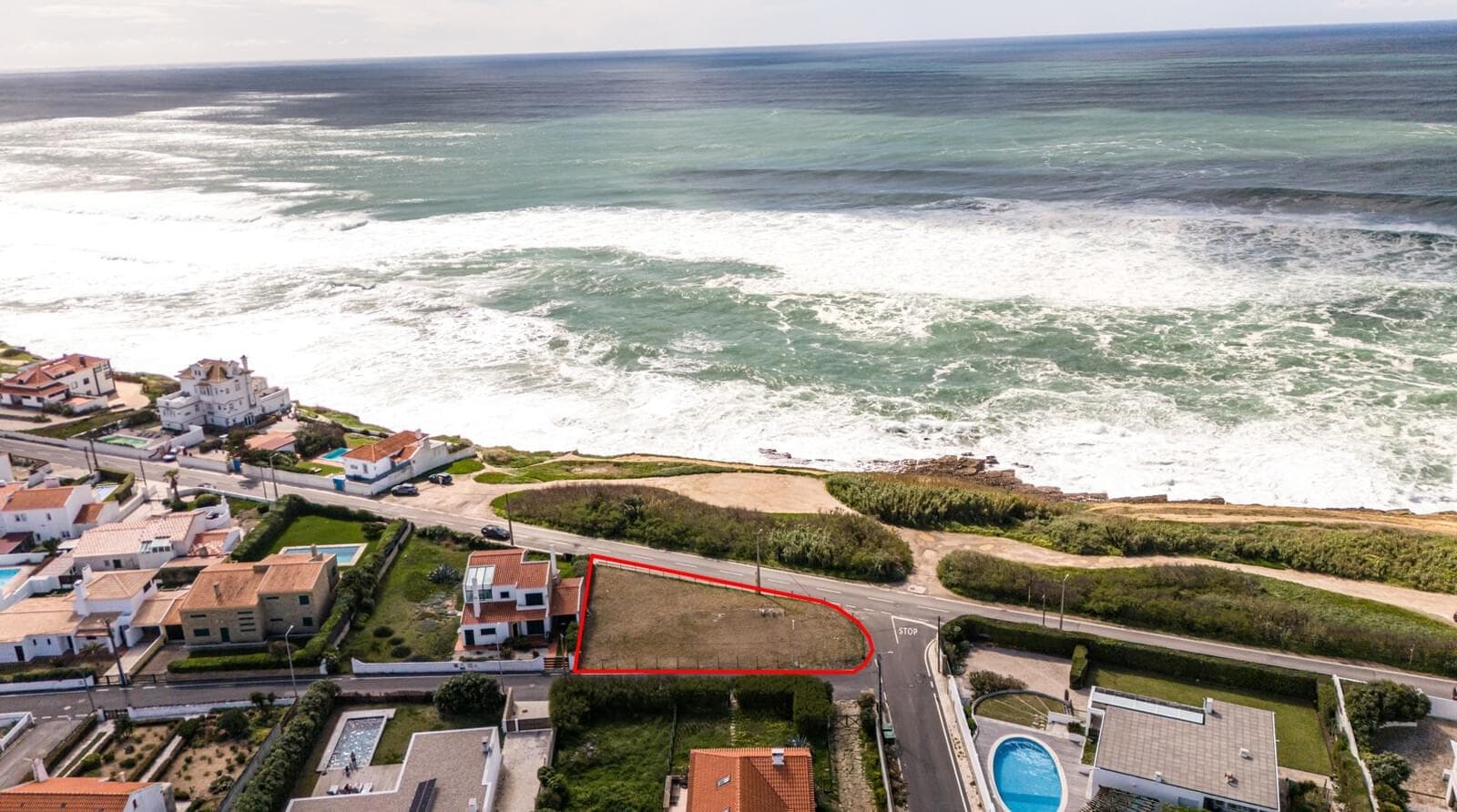 Terrain 690 m2, Azenhas do Mar, Sintra - Image 1