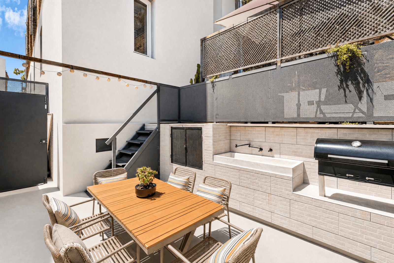 4 Bedroom House with swimming pool, 24 de Julho, Lisboa - Image 5