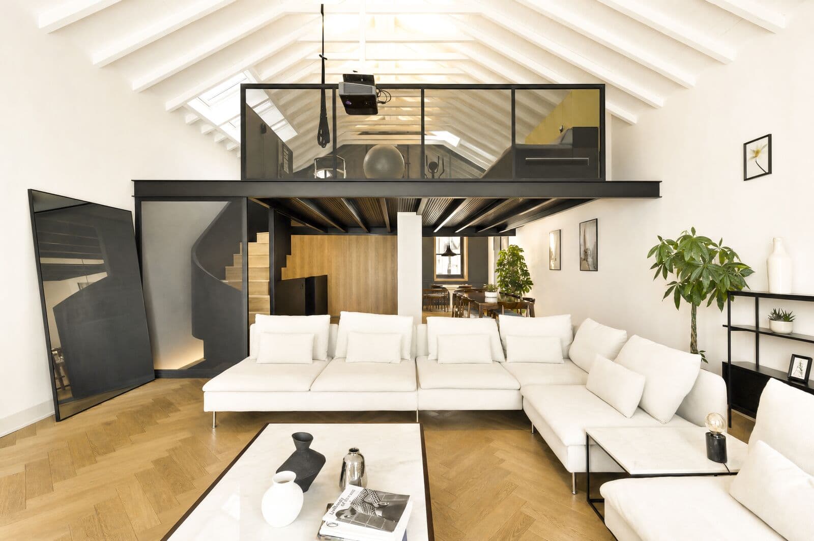 4 Bedroom House with swimming pool, 24 de Julho, Lisboa - Image 10