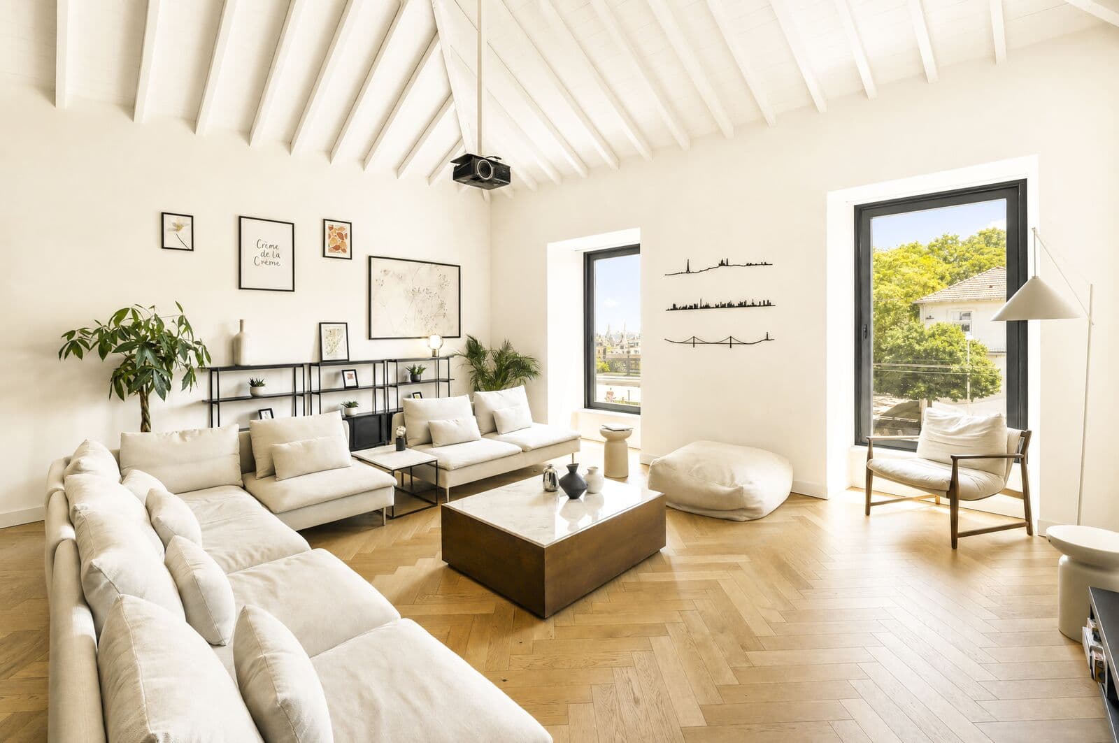 4 Bedroom House with swimming pool, 24 de Julho, Lisboa - Image 7
