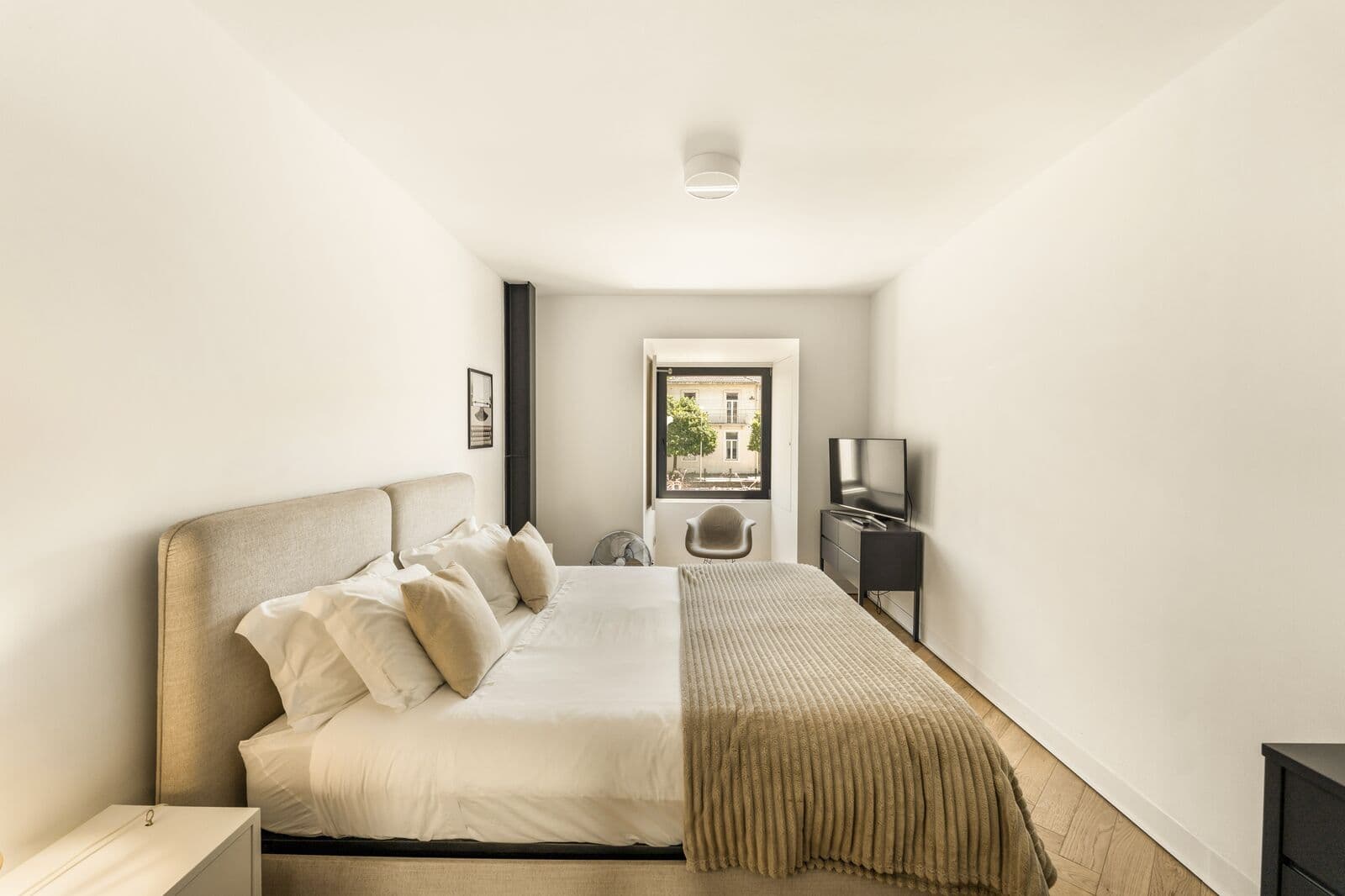 4 Bedroom House with swimming pool, 24 de Julho, Lisboa - Image 32