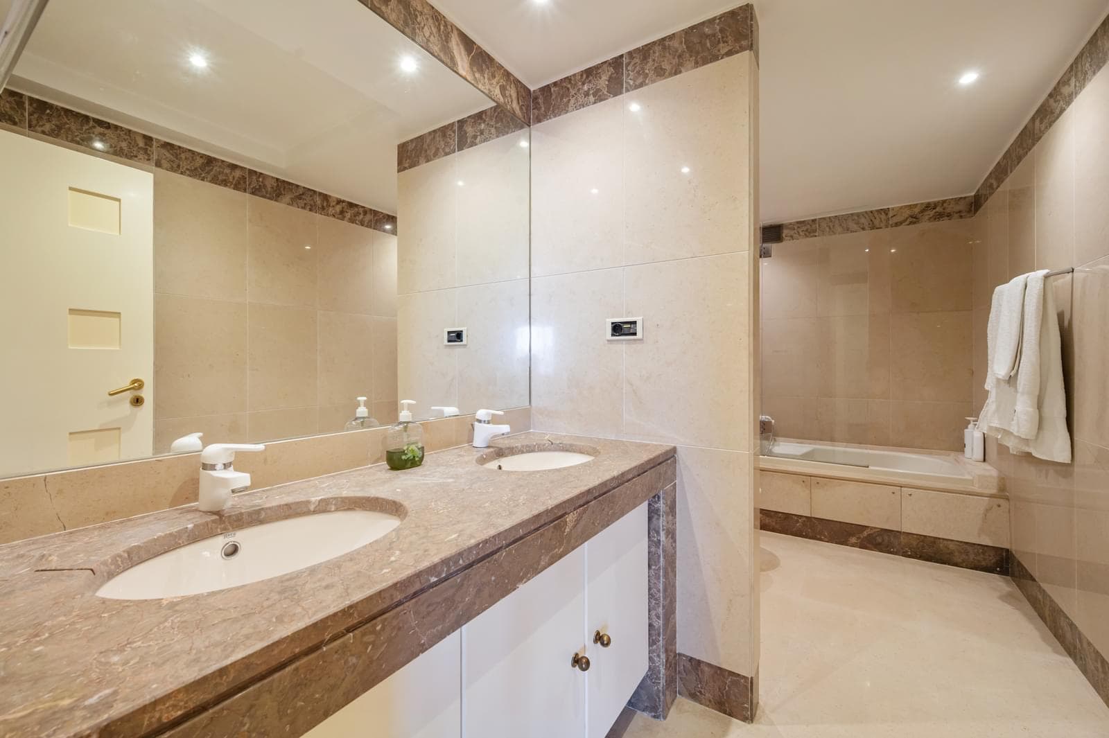 Duplex T3 com piscina, Graça, Lisboa - Imagem 17