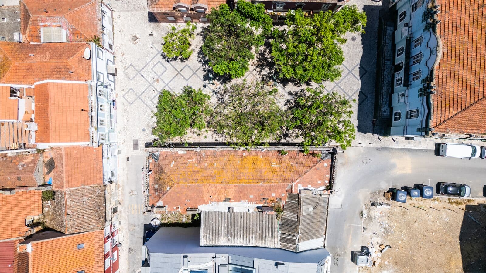 Apartment block, Barreiro - Image 17
