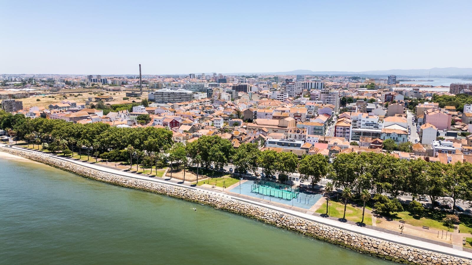 Apartment block, Barreiro - Image 4