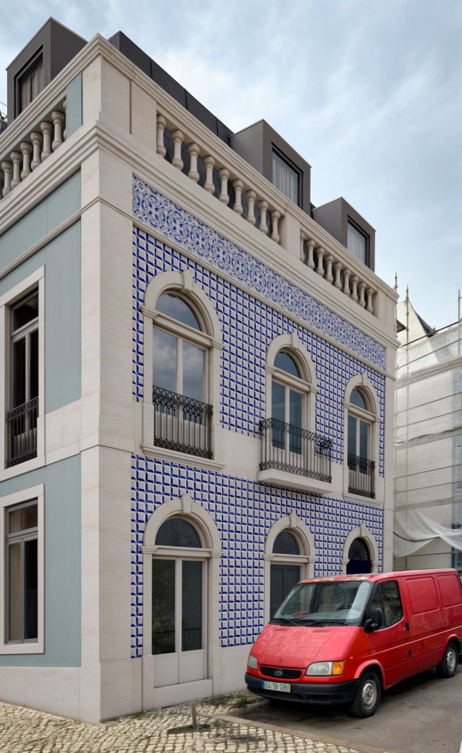 Apartment block, Barreiro - Image 11