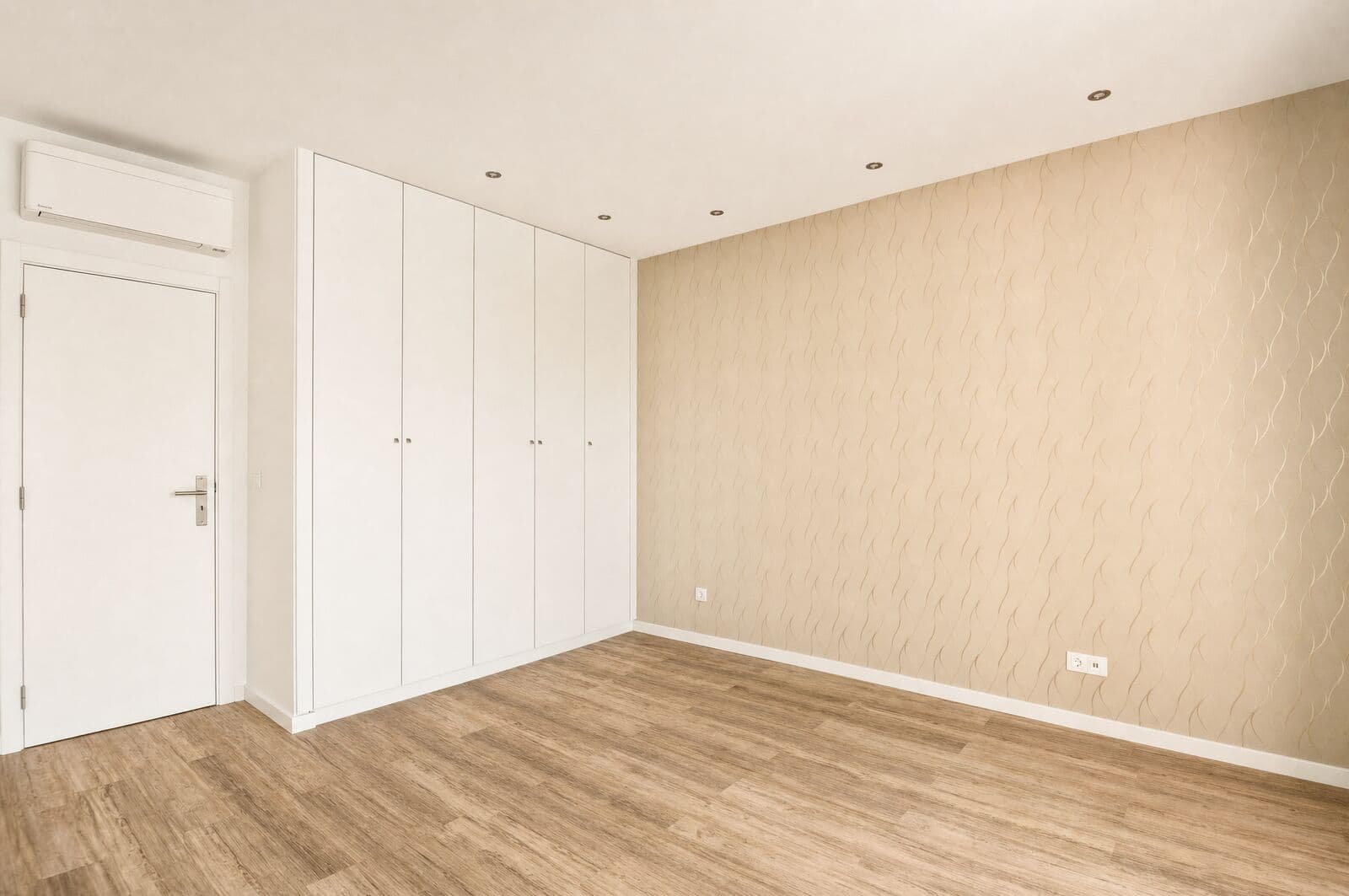 Apartamento T4 com estacionamento, Roma, Lisboa - Imagem 15