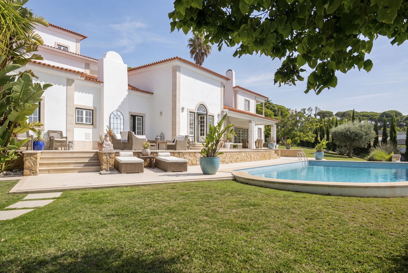 Moradia T8 + 1 com jardim, Estoril, Cascais - Imagem 1