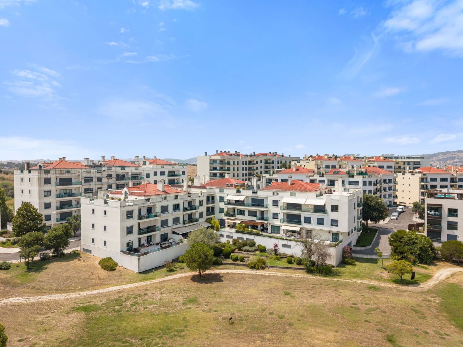 Apartamento T4 com estacionamento, Quinta dos Alcoutins, Lisboa - Imagem 35