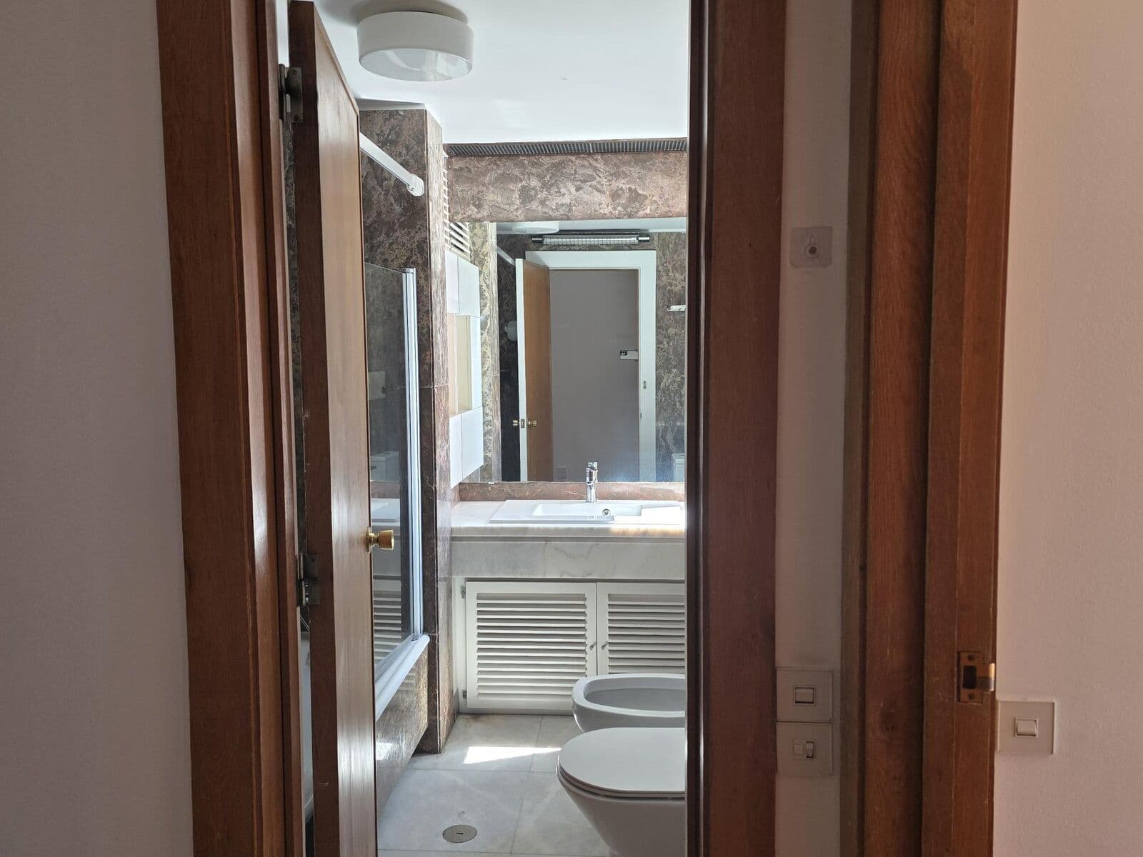 Apartamento T4 com estacionamento, Estrada da Luz, Lisboa - Imagem 17