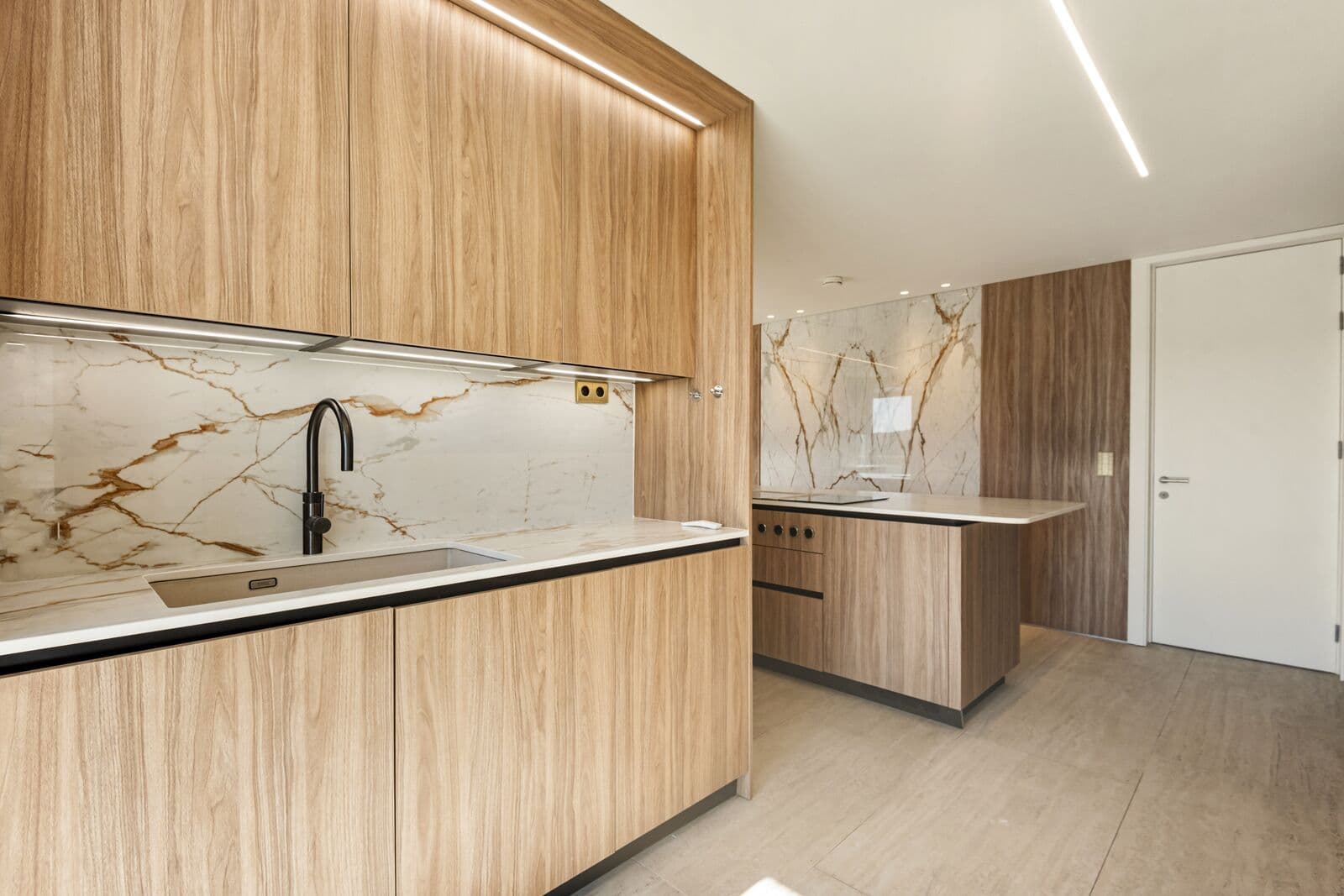 6 Bedroom Penthouse with swimming pool, Lisboa - Image 48