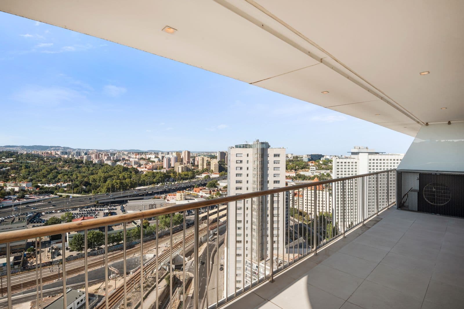 6 Bedroom Penthouse with swimming pool, Lisboa - Image 87
