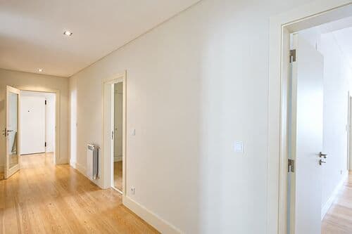 PF41570 - 4 Bedroom Apartment with parking, Areeiro, Lisboa - Image 9