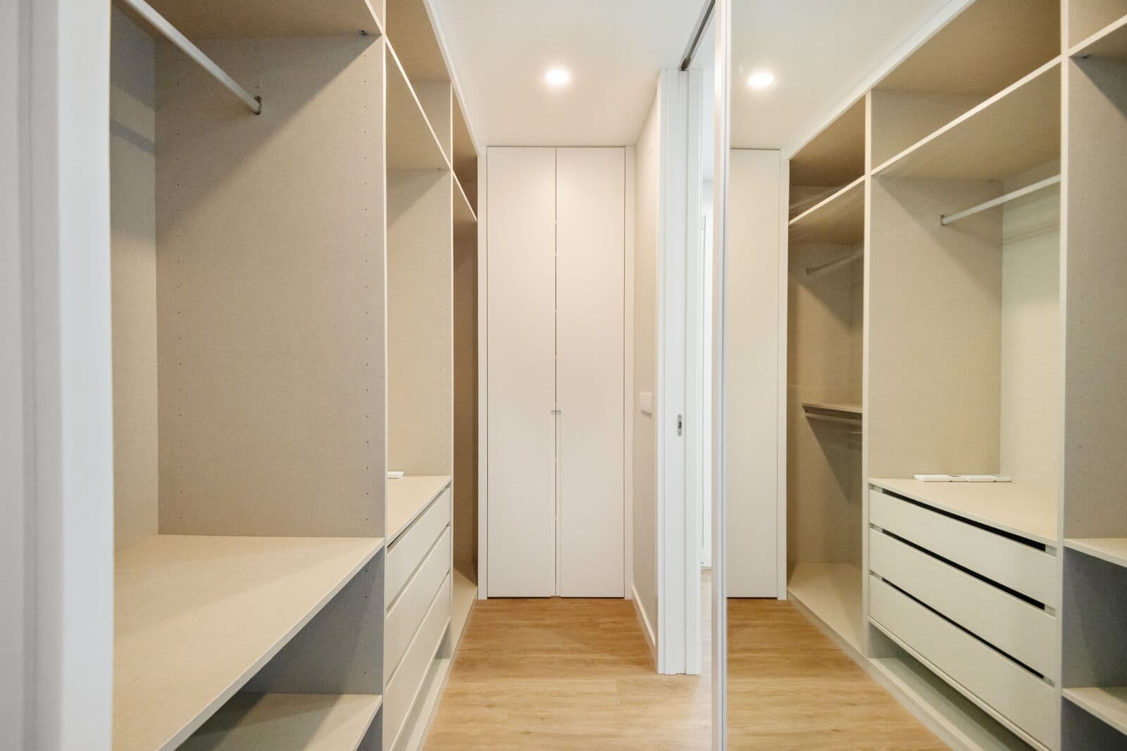 Moradia Isolada T5 com piscina, Aroeira, Almada - Imagem 51