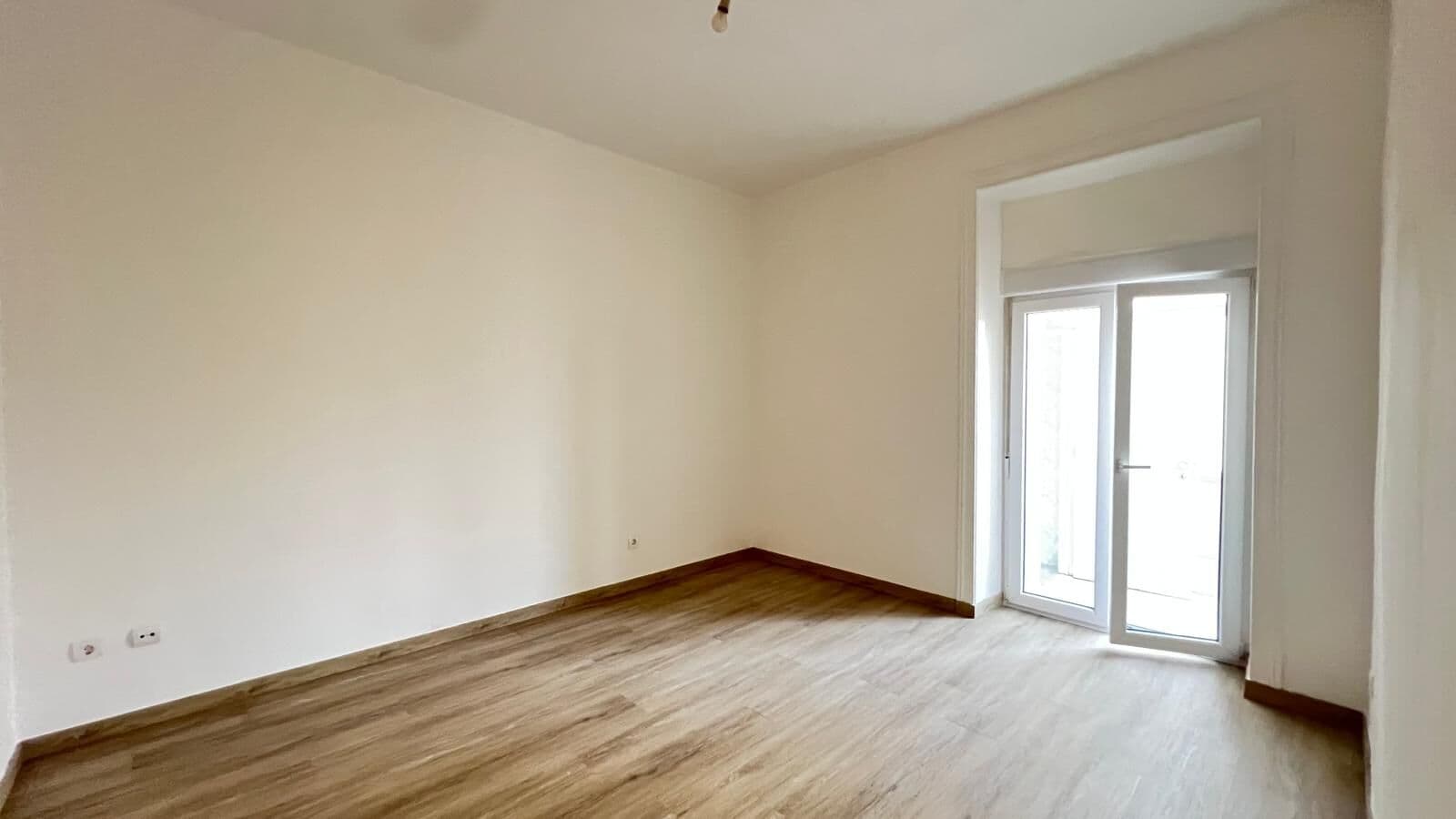 2 Bedroom Apartment with a view, Penha de França, Lisboa - Image 4