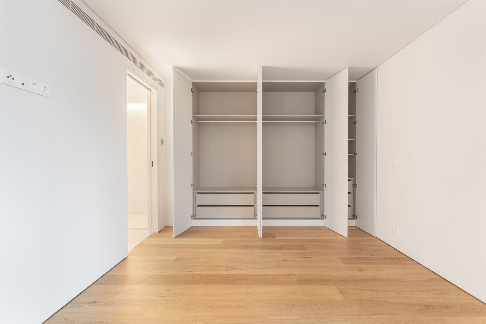 1 Bedroom Apartment with swimming pool, Amoreiras, Lisboa - Image 9