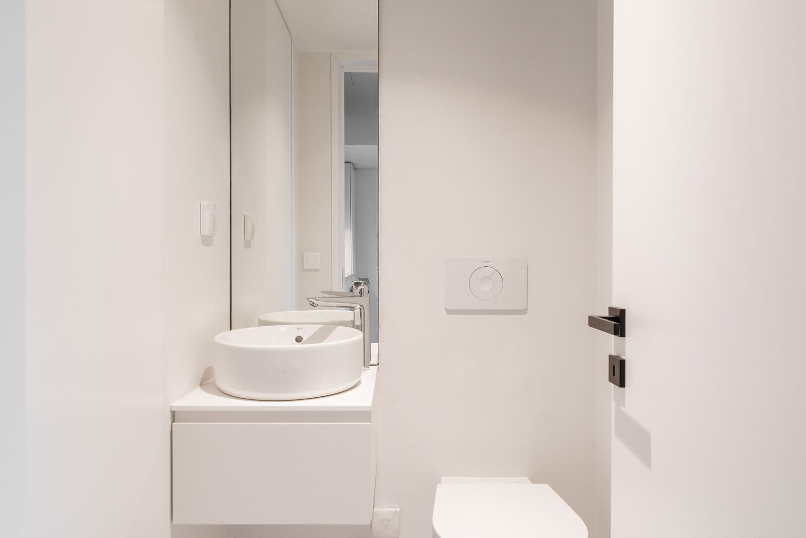 1 Bedroom Apartment with swimming pool, Amoreiras, Lisboa - Image 3