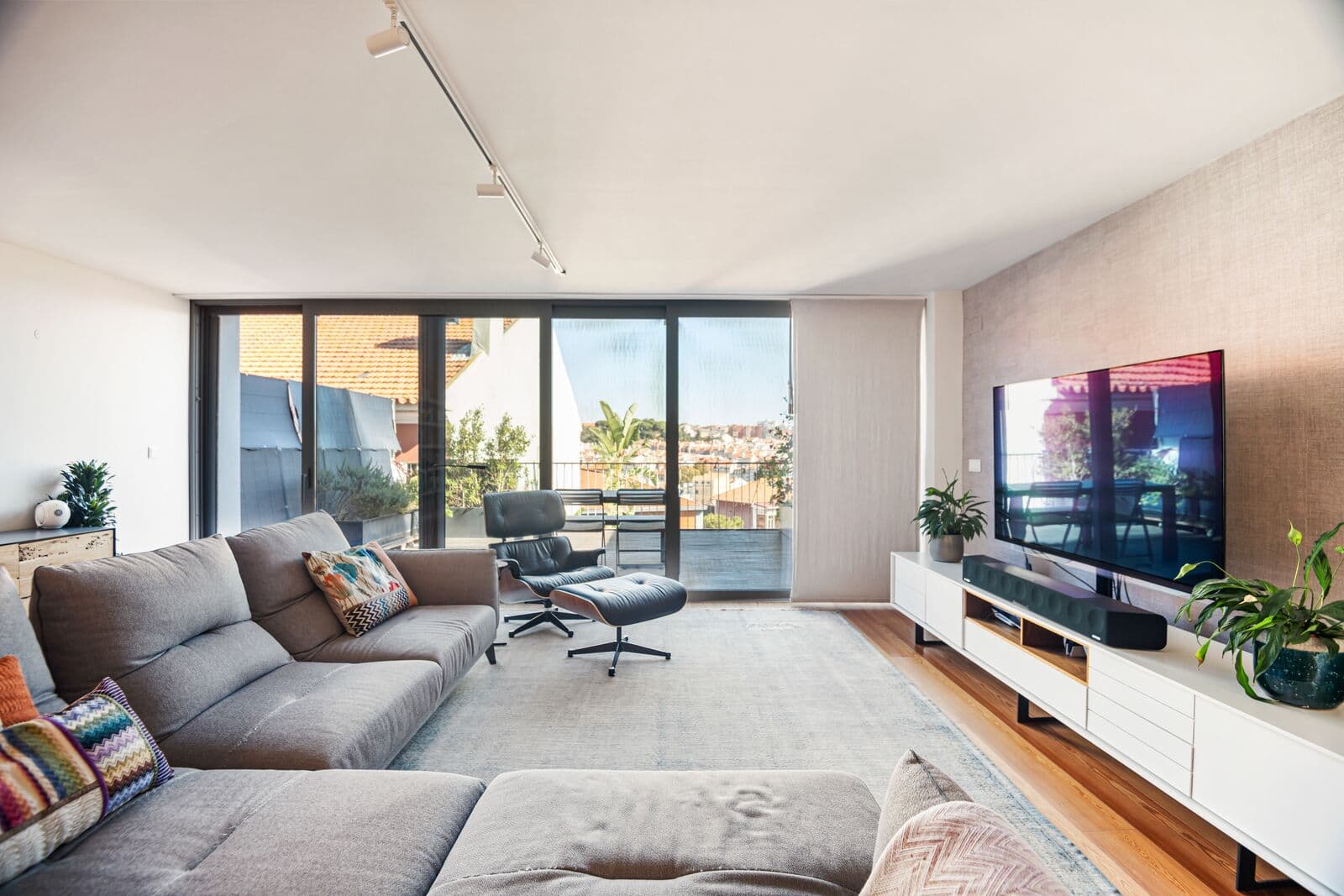 Apartamento T3 com vista - Imagem 1